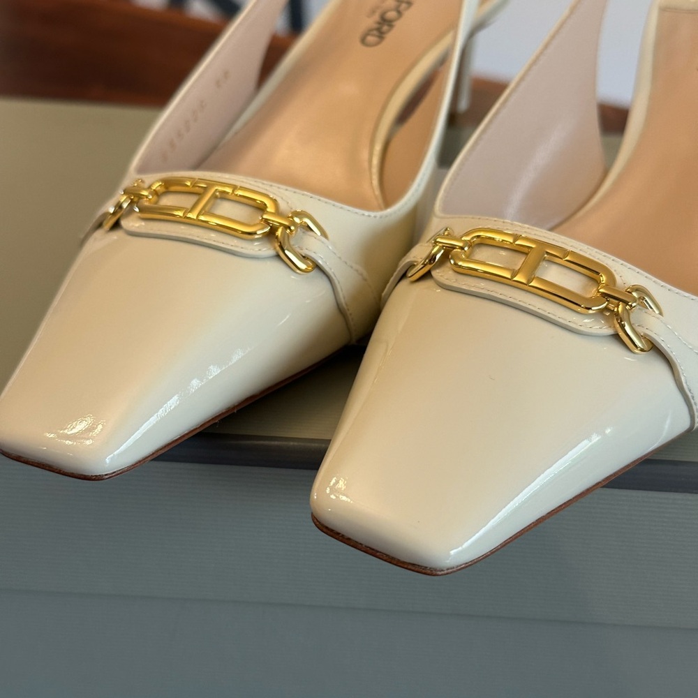 Tom Ford Cream Slingback Heels with Gold Chain - Picture 8 of 15